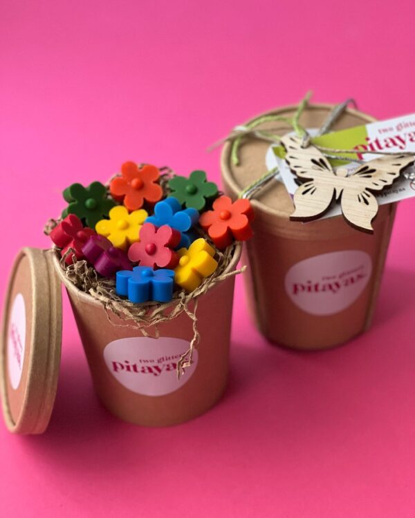 Pot of 16 Mini Size Crayons_Daisies
