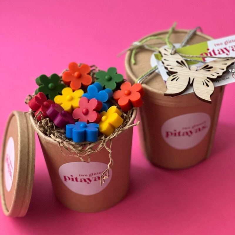 Pot of 16 Mini Size Crayons_Daisies