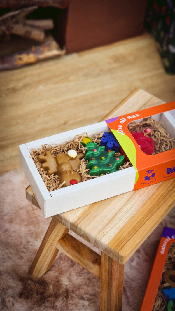 XL Crayon Gift Set "It's Christmas Time" edition - Image 9