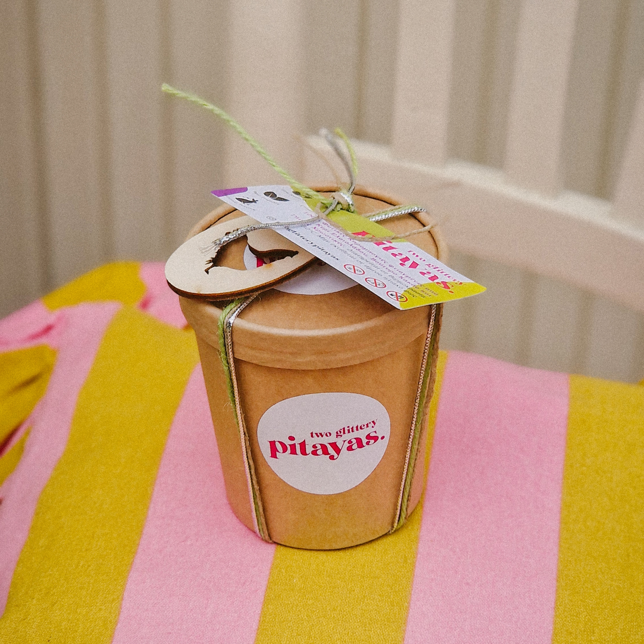 Pot of 16 Mini Size Crayons -"Easter Eggs" - Image 4