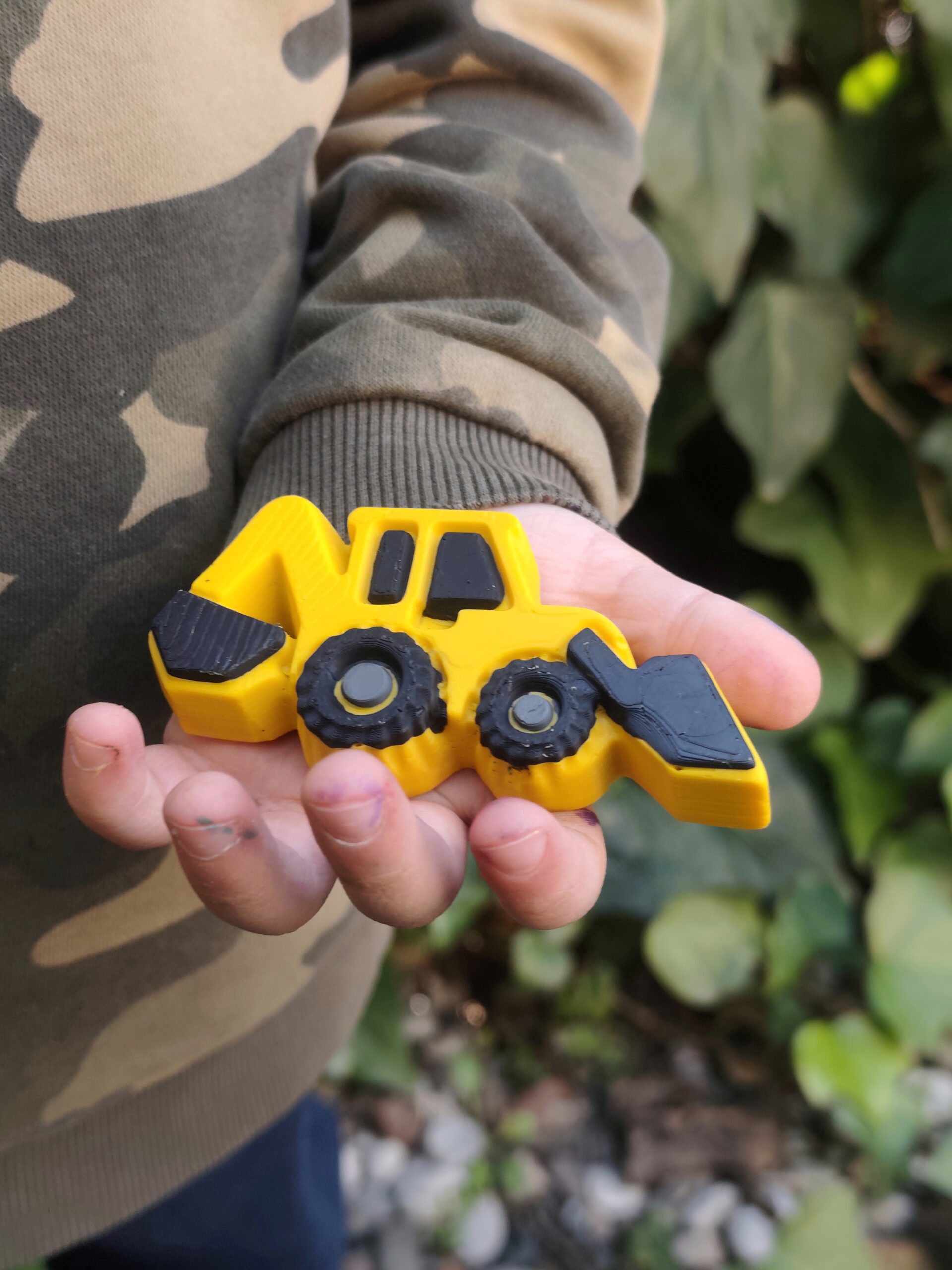 Easter Candle XL Crayon -“Yellow Excavator" - Image 2